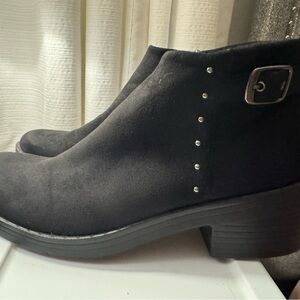 BeeZees Black Ankle Boots with Buckle Detail size 10M